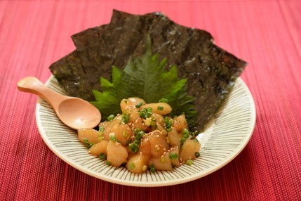 ホタテのピリ辛韓国風　焼き海苔添え