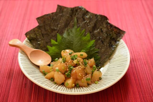 ホタテのピリ辛韓国風　焼き海苔添え