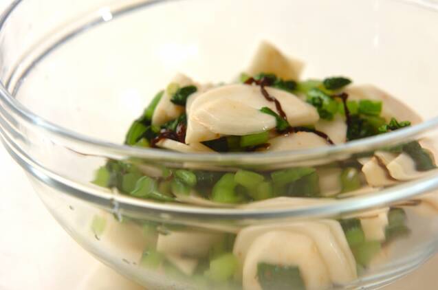 カブの塩昆布和えの作り方の手順2