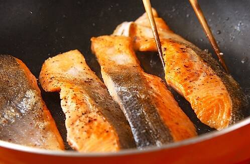 鮭の蒸し焼きの作り方の手順4