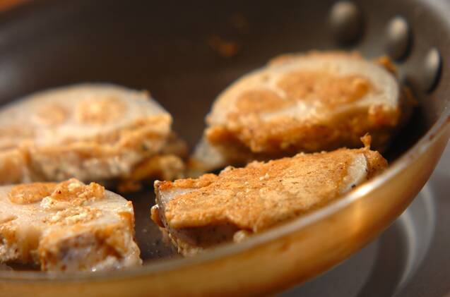 レンコンの豆腐はさみ焼きの作り方の手順3