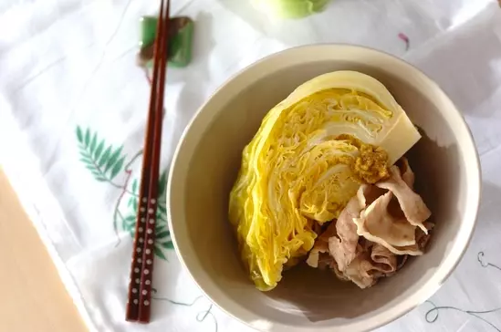 春キャベツと豚肉の蒸し煮 レシピ 作り方 E レシピ 料理のプロが作る簡単レシピ