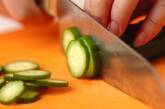 キュウリとツナのコチュジャン和えの下準備1