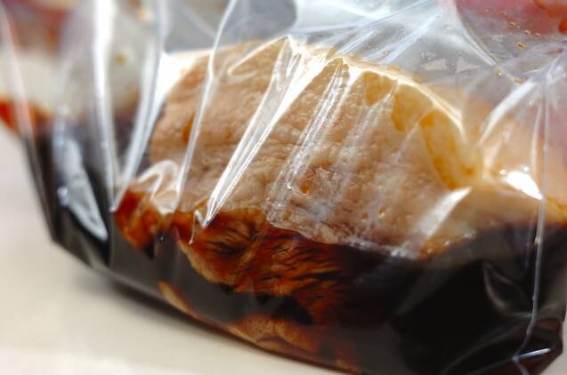 豚バラ肉のスパイスしょうゆ漬けの作り方の手順3