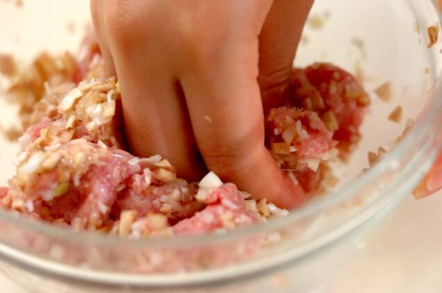 シイタケの肉詰めオイスターあんの作り方の手順3