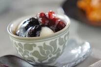 白玉団子黒ゴマソース