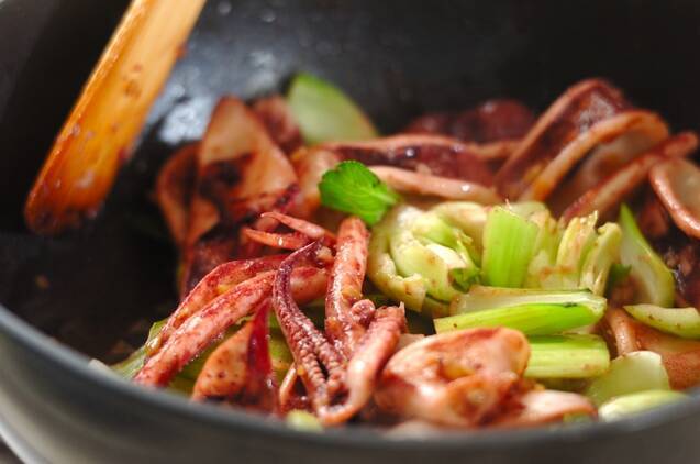 イカとチンゲンサイの旨塩炒めの作り方の手順4