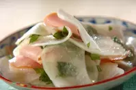 大根丸ごと食べ飽きない！シャキシャキサラダ