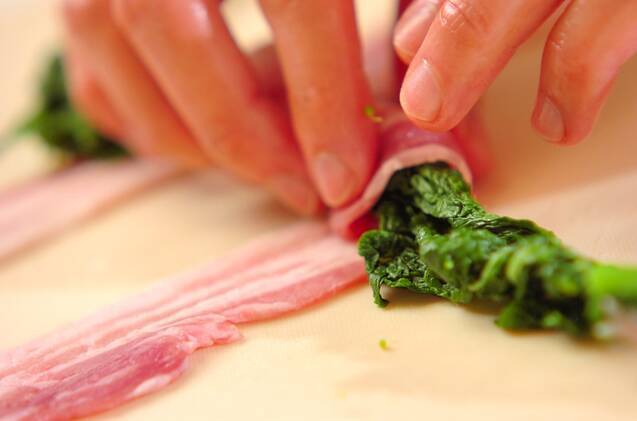 豚肉の菜の花巻きの作り方の手順2