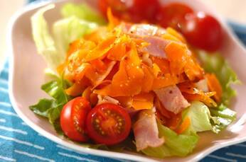 ニンジンとベーコンのサラダ