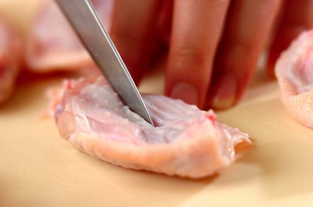 旨みたっぷり！手羽中の照り焼き 甘辛味がやみつきに by保田 美幸さんの作り方の手順1