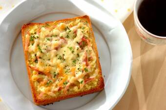 タルタルカレートースト