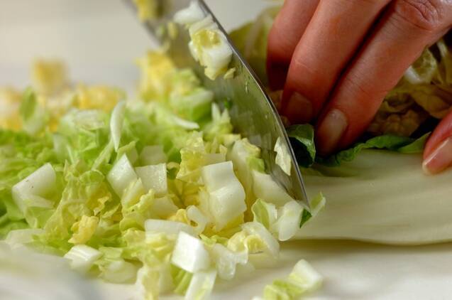 白菜とブロッコリーのクリームスープの作り方の手順1