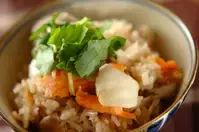 鮭とユリネの炊き込みご飯