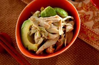 アボカドとささ身のポン酢サラダ