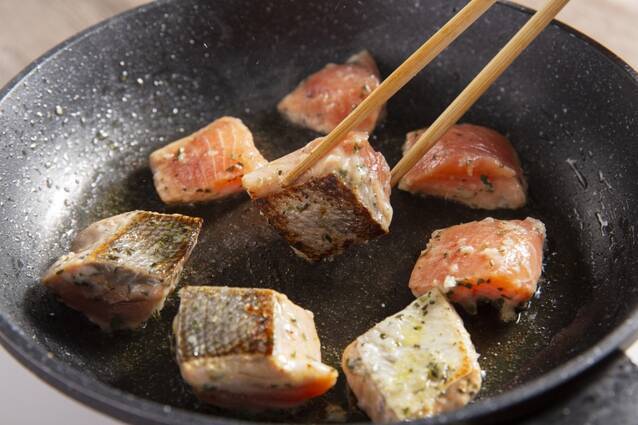 鮭のハーブマリネ焼きの作り方の手順4