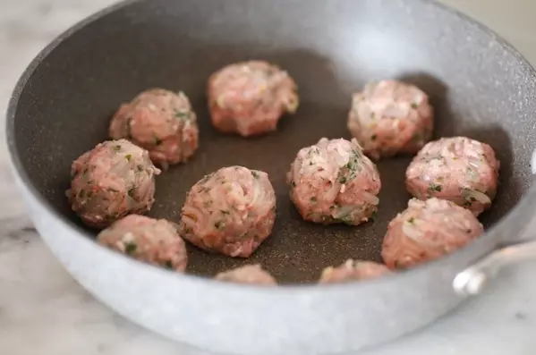 かさ増し効果で節約に！もやしの鶏だんご by つくおき nozomiさんの作り方3