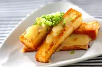 おつまみにもおかずにも！ 厚揚げのチーズ焼き