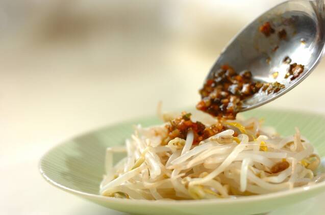 モヤシの焦がしニンニクダレの作り方の手順5