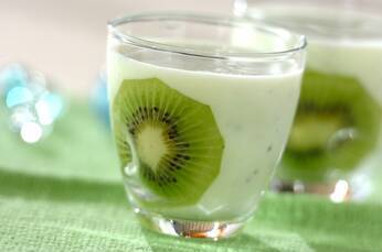 キウイのヨーグルトスムージー