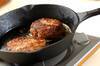 スキレットの煮込みハンバーグの作り方の手順5
