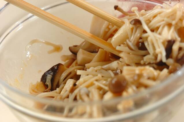 キノコのサッパリゴマ和えの作り方の手順4