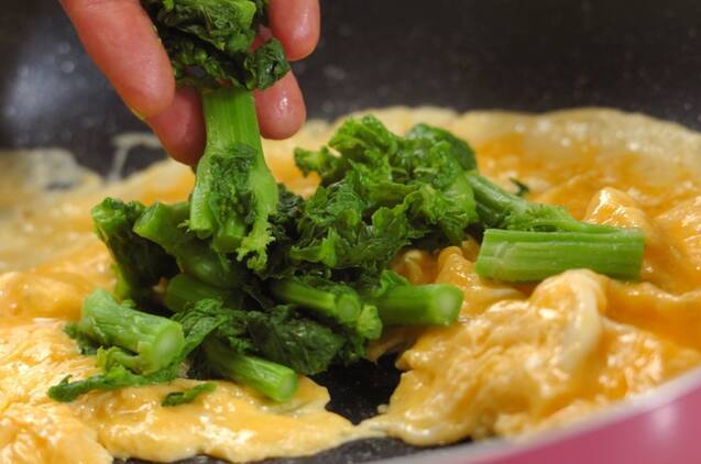 菜の花と卵の炒め物の作り方の手順3