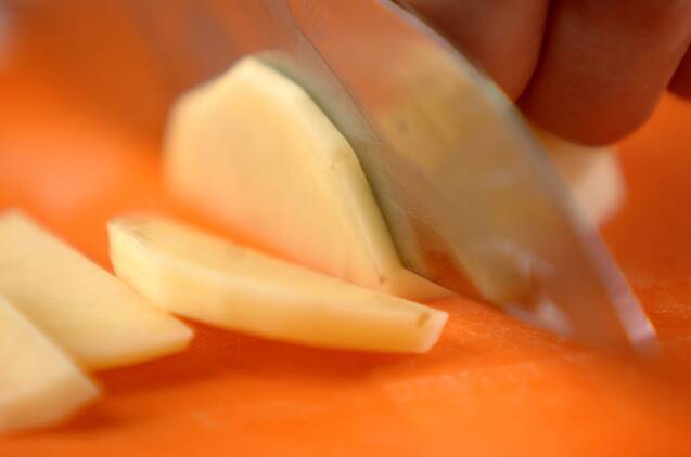 ジャガイモのマスタード炒めの作り方の手順1