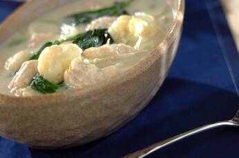 鶏ささ身とホウレン草のクリームスープ