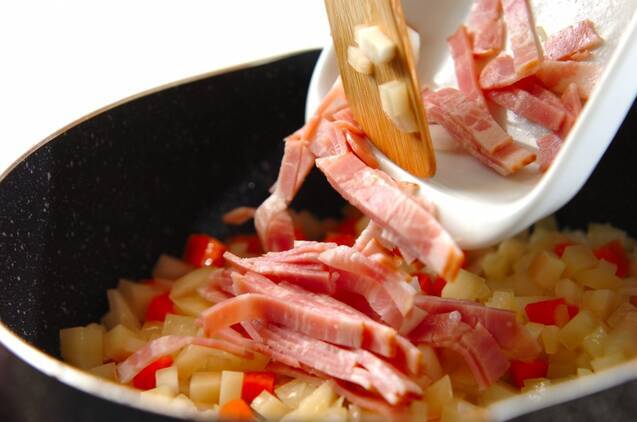 カブとベーコンのスープの作り方の手順3