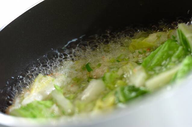 白菜とカニの中華スープの作り方の手順2