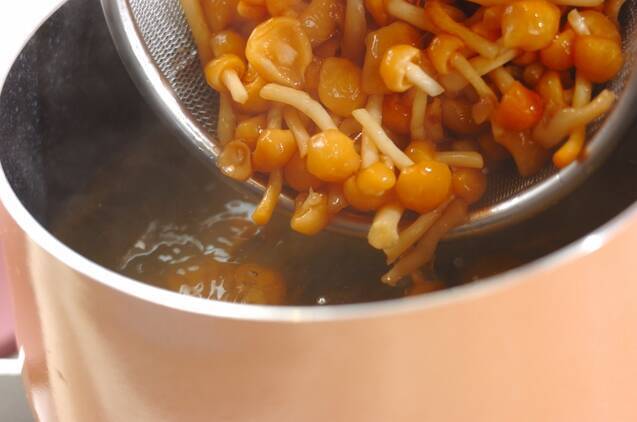 ナメコ汁の作り方の手順3