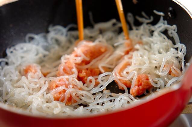 しらたきのタラコ炒めの作り方の手順2