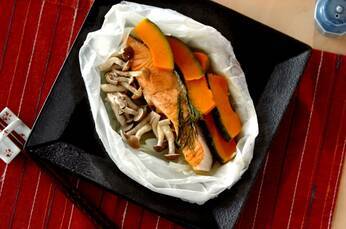 甘塩鮭の紙包み蒸し