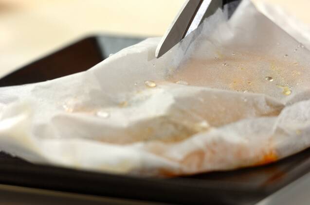甘塩鮭の紙包み蒸しの作り方の手順4