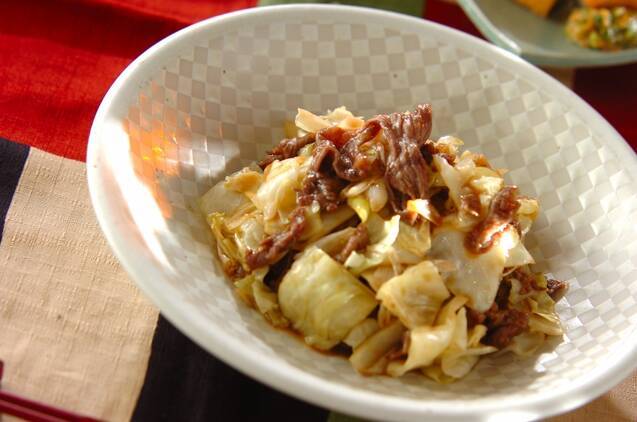 レンジキャベツと牛肉のオイスター炒め