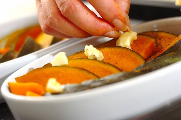 カボチャのひき肉のクリームソース・グラタンの作り方の手順2