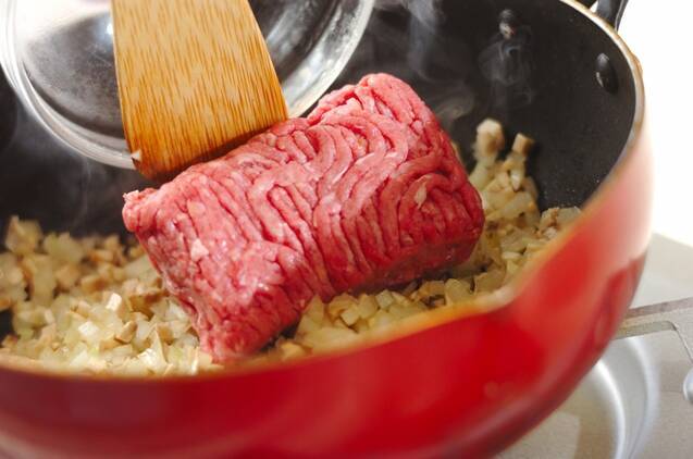 カボチャのひき肉のクリームソース・グラタンの作り方の手順3