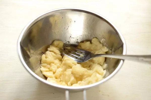 バナナとキャロブのしっとり蒸しケーキの作り方1