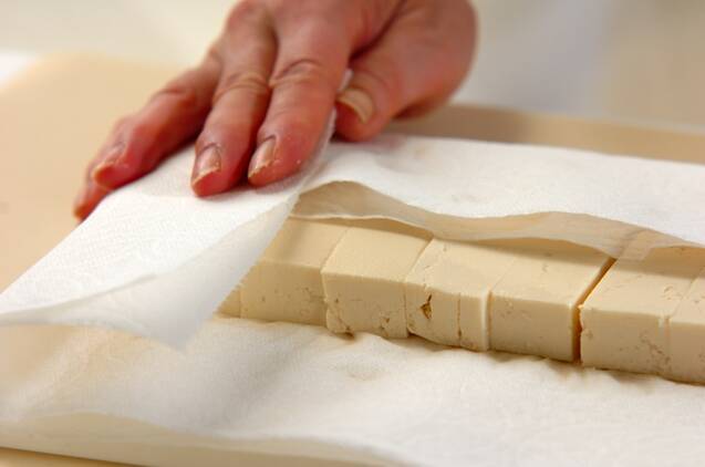 余ったミートソースで簡単アレンジ！豆腐のグラタン by 保田 美幸さんの作り方の手順1