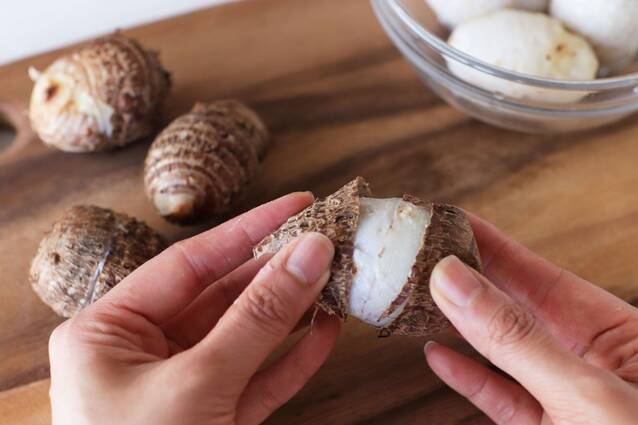 里芋とおかか梅の和風ポテトサラダの作り方の手順3