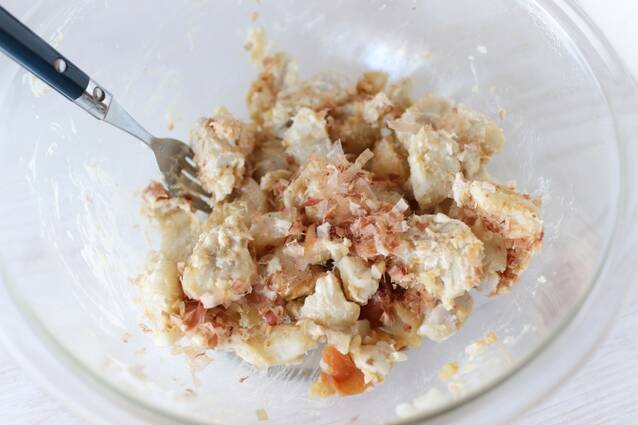 里芋とおかか梅の和風ポテトサラダの作り方の手順4