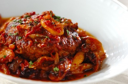 簡単おいしい煮込みハンバーグ 家庭的な味わい