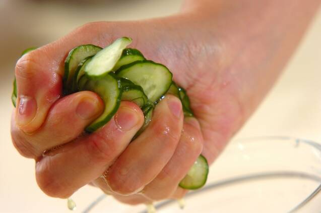 ジャコとキュウリのおろし和えの作り方の手順1