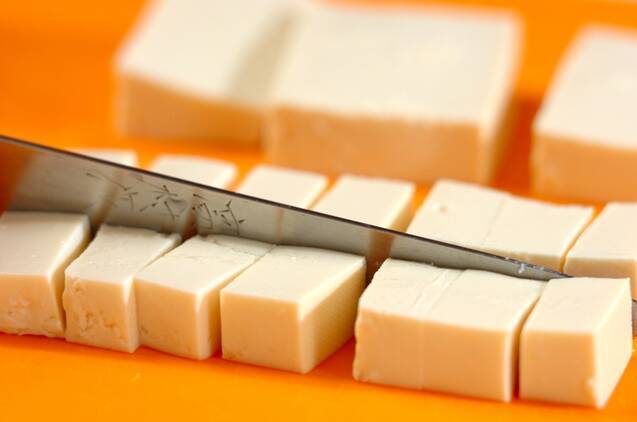 豆腐入りコーンスープの作り方の手順1