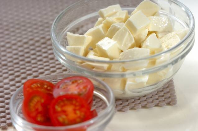 簡単モッツアレラチーズの美味しい食べ方 わさびオイル by森岡 恵さんの作り方の手順1