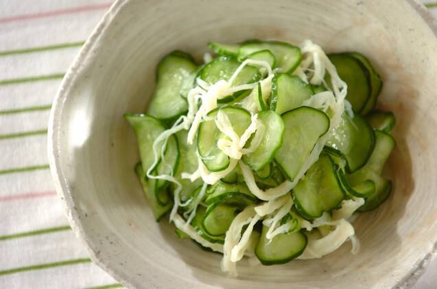 サキイカとキュウリの酢の物