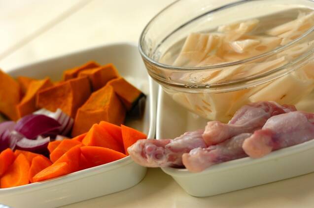 手羽元と焼き野菜のオーブン焼きの作り方の手順1