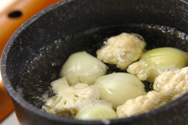 ペコロスとプチトマトのピクルスの作り方の手順2