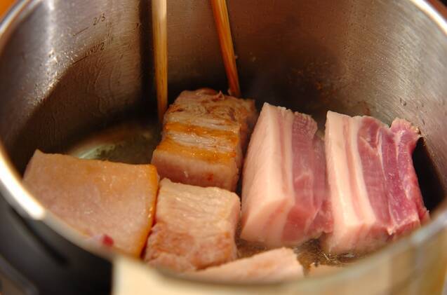 柔らかとろとろ 豚の角煮 簡単で失敗なし by 森岡恵さんの作り方の手順3